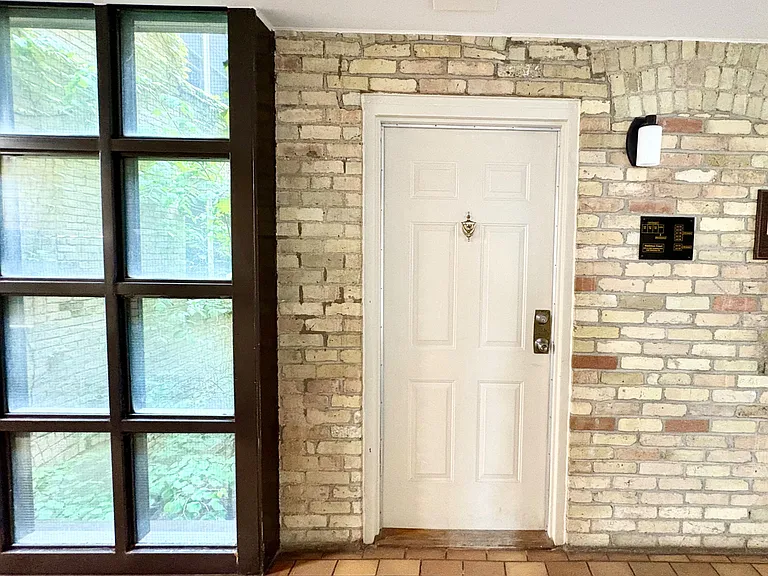 440 Wellington St #103 — Photo 27