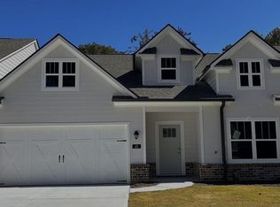 65 Village Ct, Cleveland, GA 30528