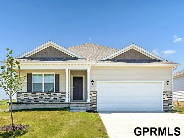 11967 S 114th Ave, Papillion, NE 68046
