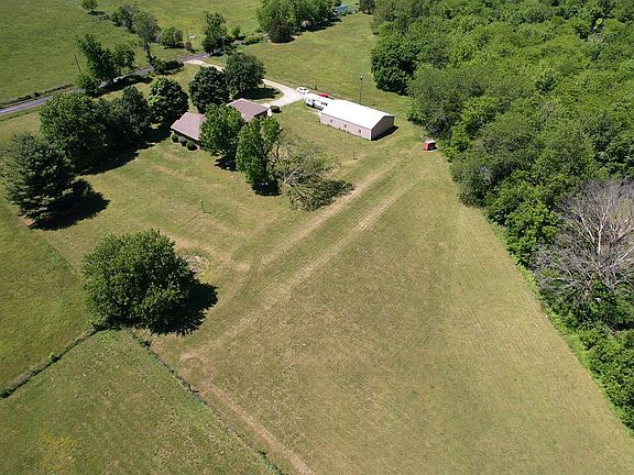 3rd image of 506 Moon Valley Road