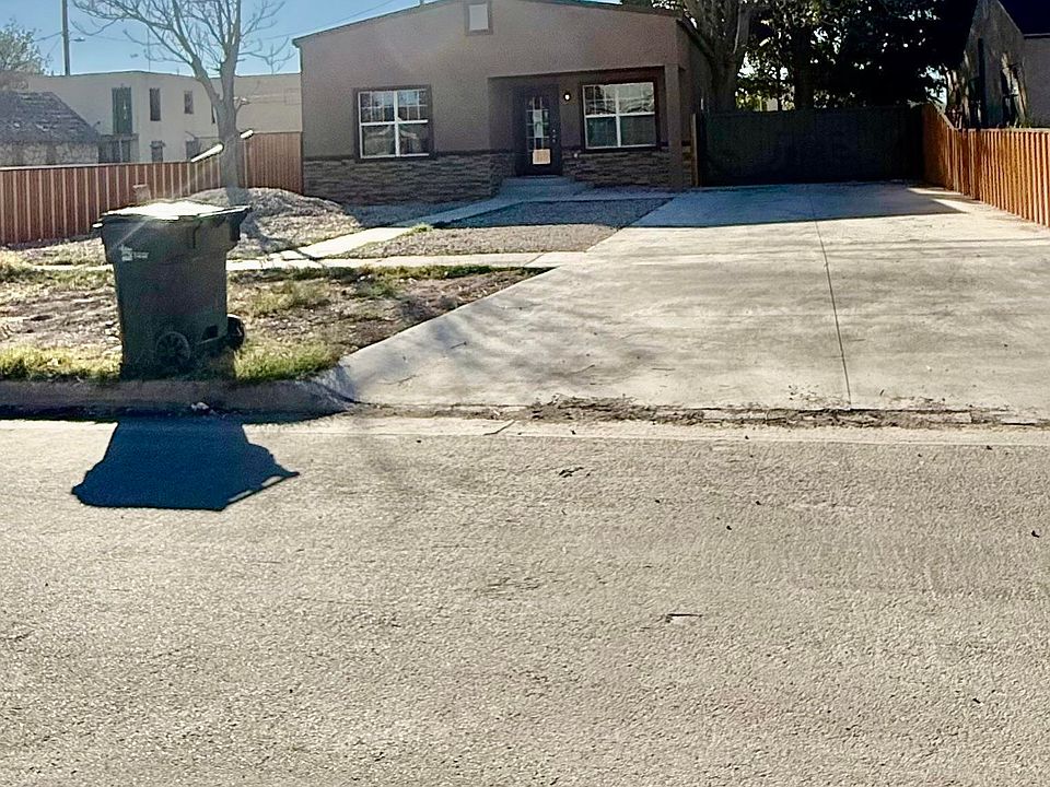 1st image of 105 S Mesquite St