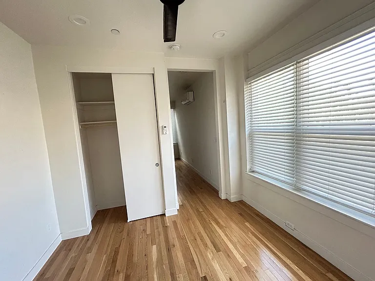 526 W Culver St #B — Photo 11