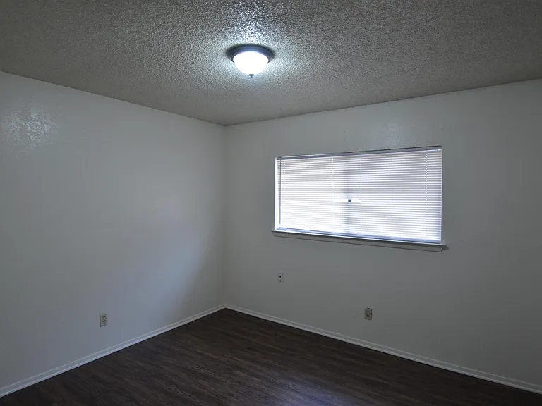 606 Starlinda Ct #B — Photo 15