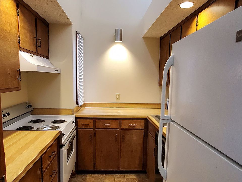 1st image of 6510 Holdrege St #3