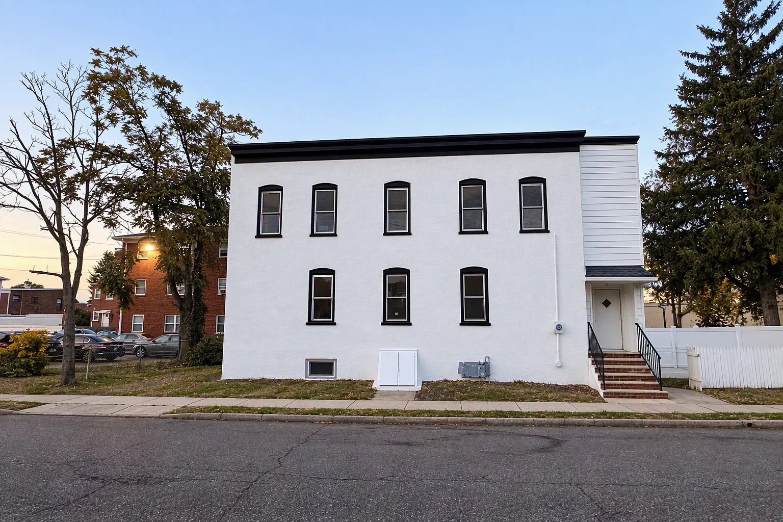 3 bed, $3,000 — Photo 1