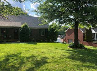 102 Olympia Dr, Bardstown, KY 40004