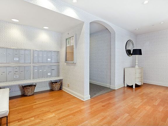 4th image of 725 Pine St APT 202
