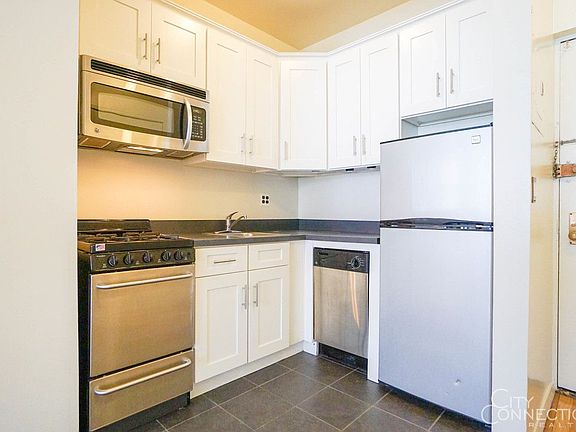3rd image of 29 Avenue B APT 2B