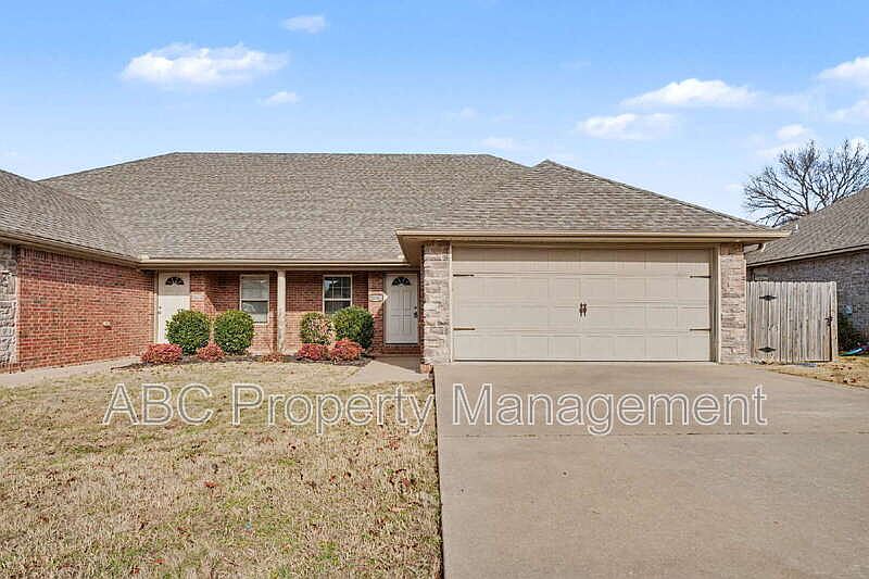 1st image of 3006 SW Deerfield Blvd #2