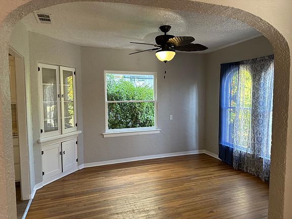 4th image of 805 E Dennett Ave