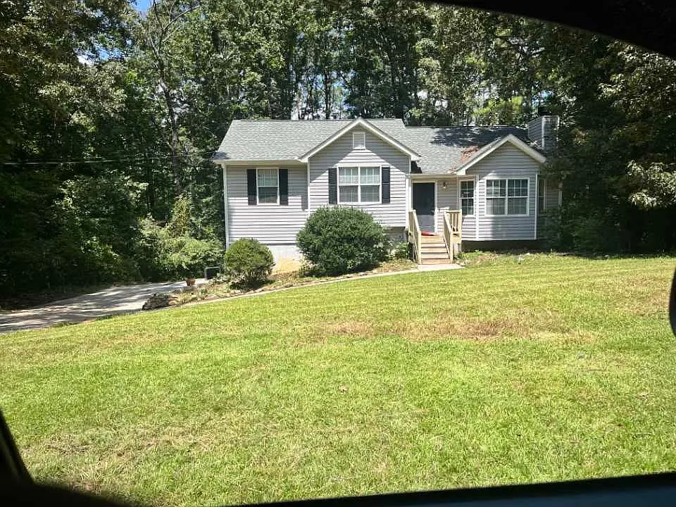 321 Blake Dr — Photo 1