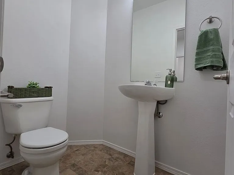 1185 Griggs St — Photo 9