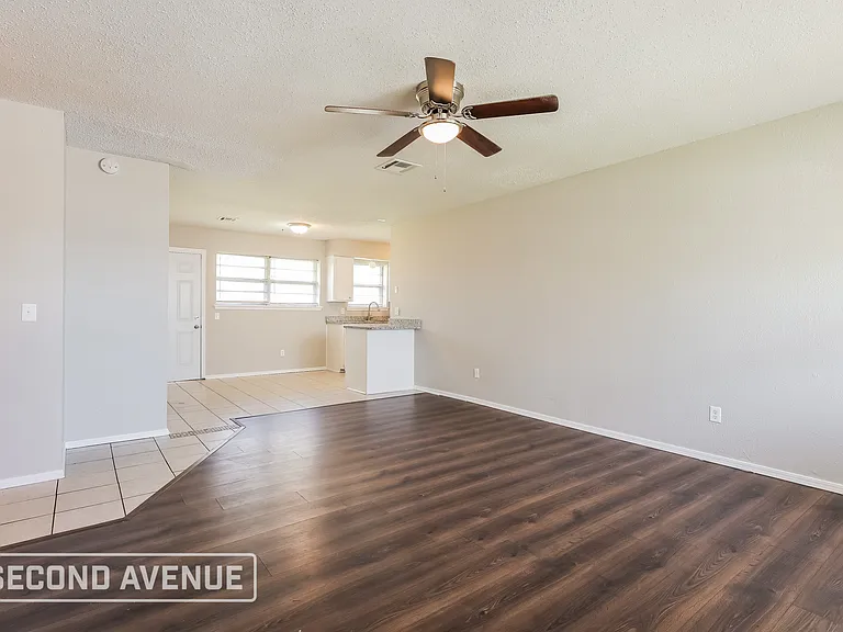 703 Willis St — Photo 3