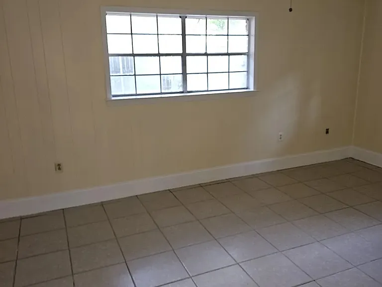 806 Brinwood Ave — Photo 3