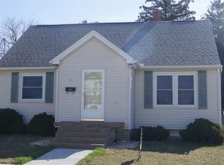 305 3rd St NE, Waukon, IA 52172