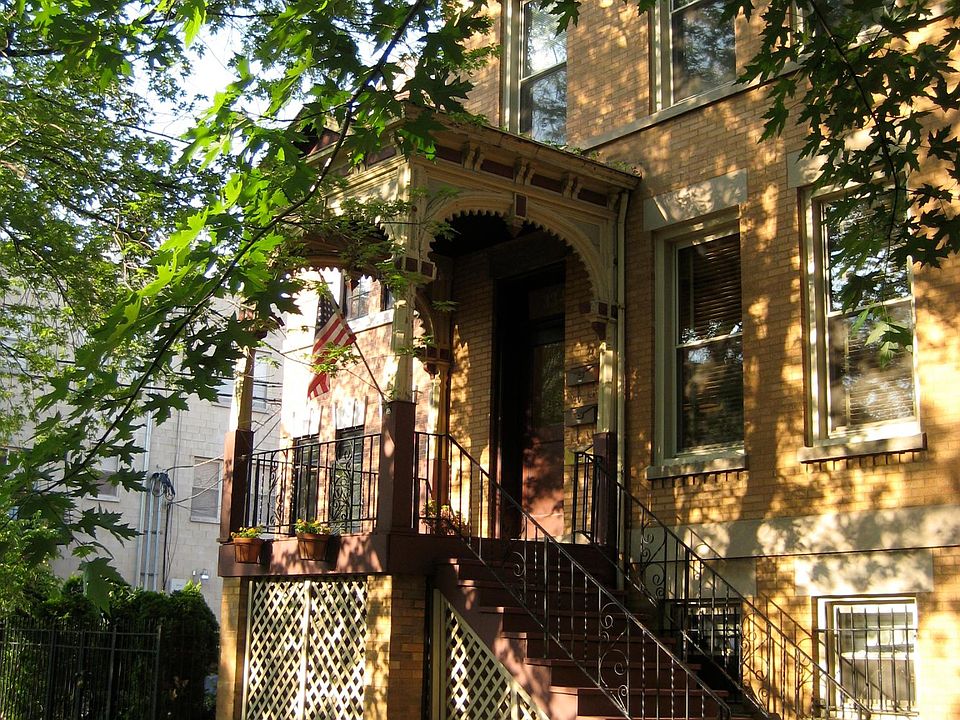 Front of Building 3341 N. Hamilton Ave.