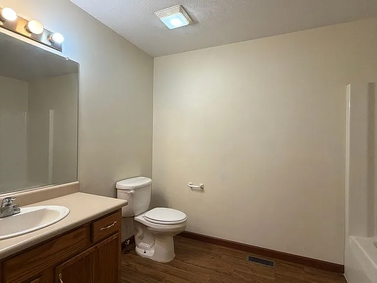 218 Stonewall Ct — Photo 15