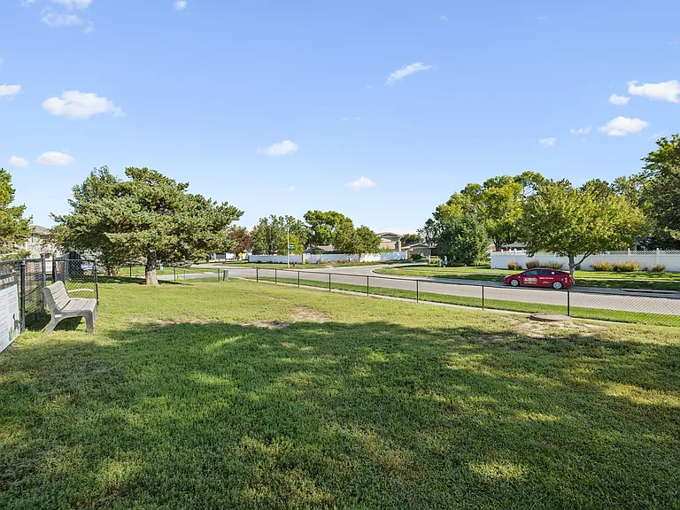 Lakeside Village Apartment Homes — Photo 22