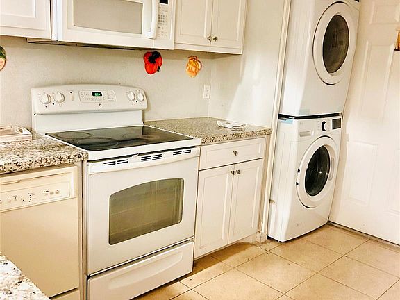 3rd image of 11643 Chimney Rock Rd APT B
