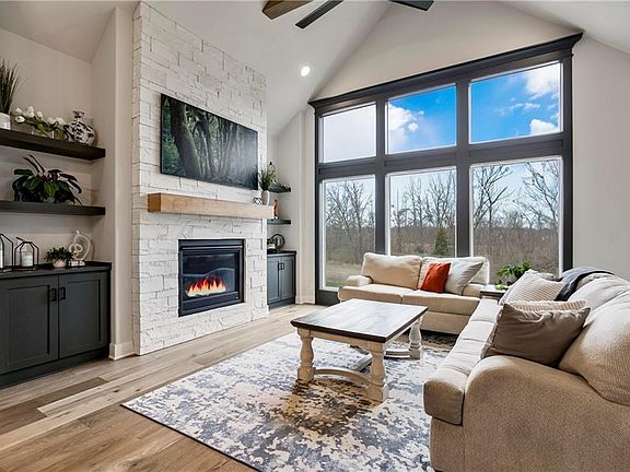 2nd image of 2023 SW Hook Farm Dr