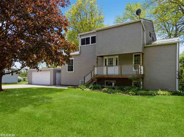 75 E Chestnut St, North Liberty, IA 52317