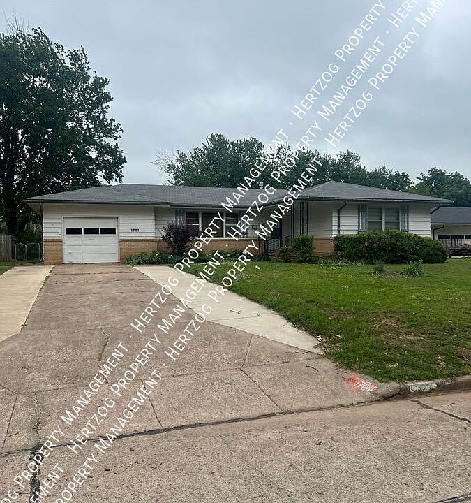 1st image of 1701 El Camino St
