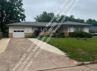 1701 El Camino St, Ponca City, OK 74604