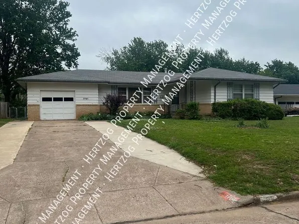 1701 El Camino St, Ponca City, OK 74604