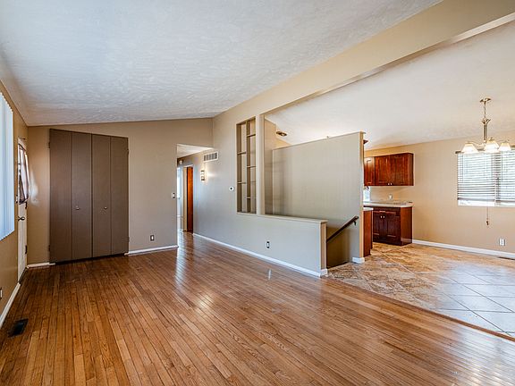 3rd image of 441 Glenhaven Dr