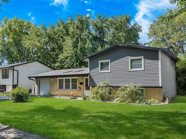 6908 Orchard Ln, Hanover Park, IL 60133