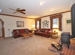 3 Cardinal Ln, Walpole, MA 02081