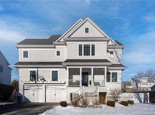 53 Rhoda Ave, Fairfield, CT 06824