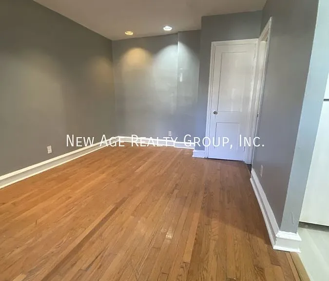 521 S 42nd St #1R — Photo 3