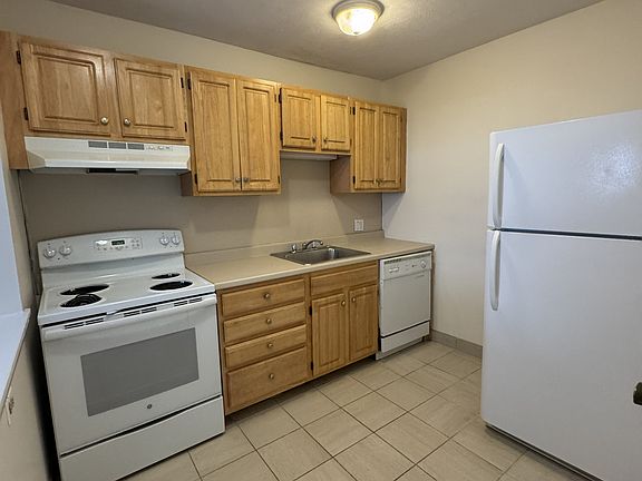 3rd image of 84 Gardner St APT 3