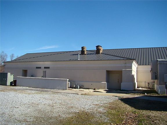 5th image of 1221 E Hartley Dr