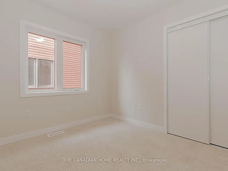 10 Sunflower Cres — Photo 34