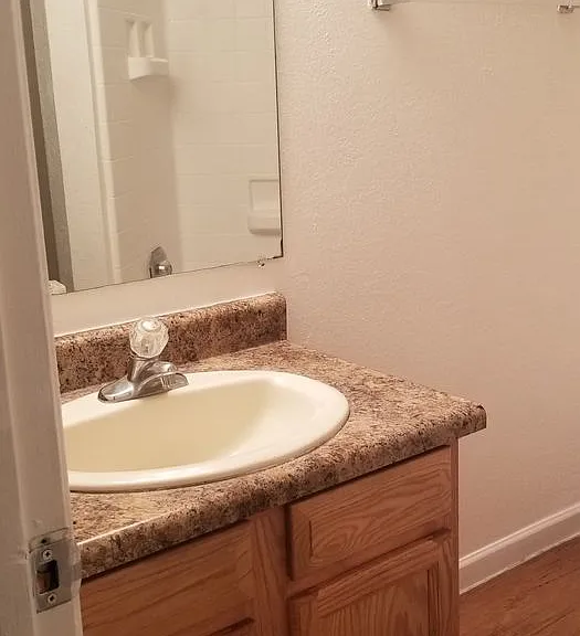 Kelso Vista Apartments — Photo 4