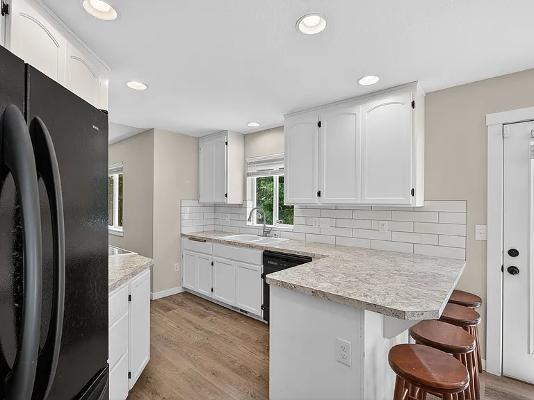 1574 SE Nylace Ln — Photo 14