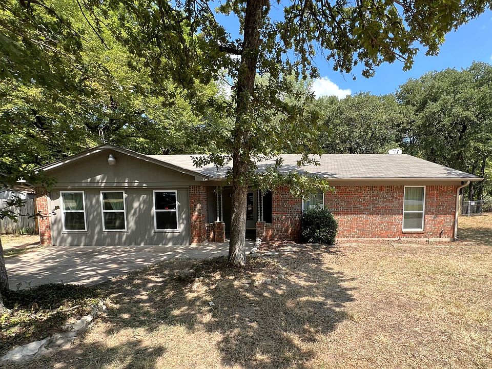 1st image of 213 Glenhaven Dr