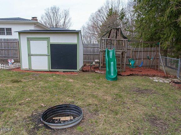 3rd image of 1120 Wilshire Dr