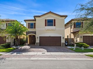 8658 NW 99th Path, Doral, FL 33178