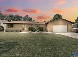 4801 S Twin Ridge Rd, Sioux Falls, SD 57108