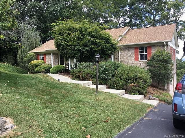 1st image of 711 Victory Ln