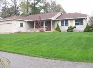 280 Hemlock Ln, Marysville, MI