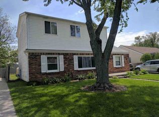 26510 Academy St, Roseville, MI 48066