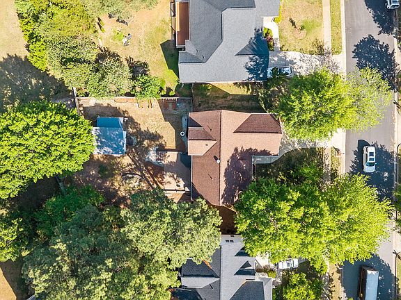 4th image of 521 Moultonboro Ave