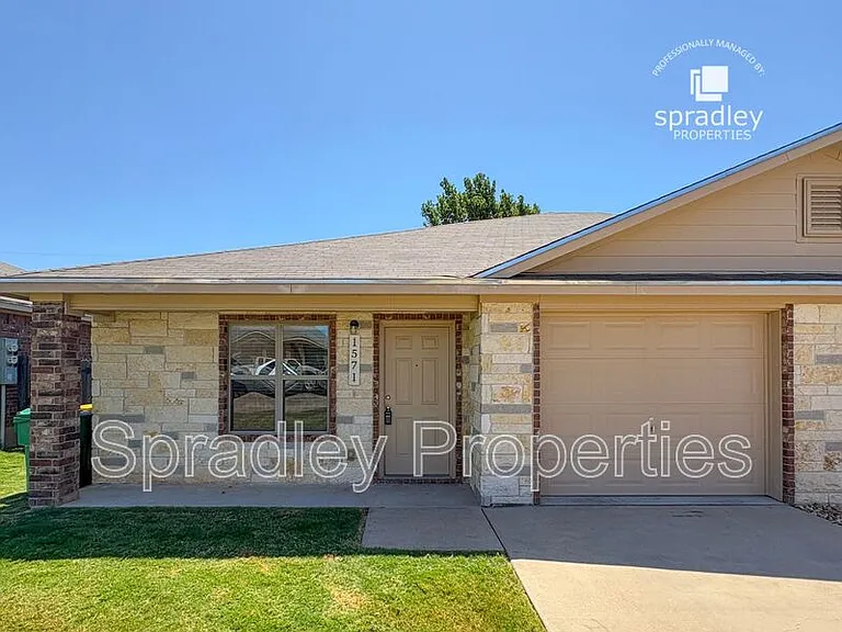 1571 Brady Way — Photo 1