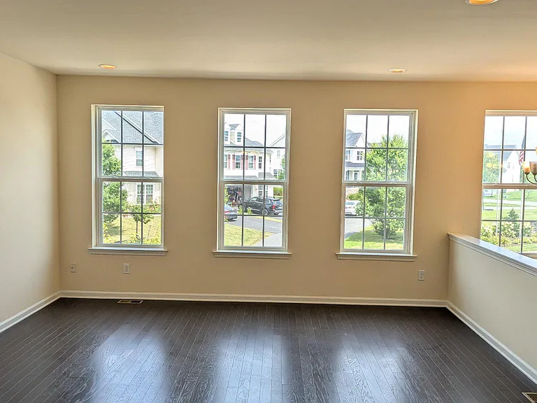 224 Jenny Dr — Photo 8