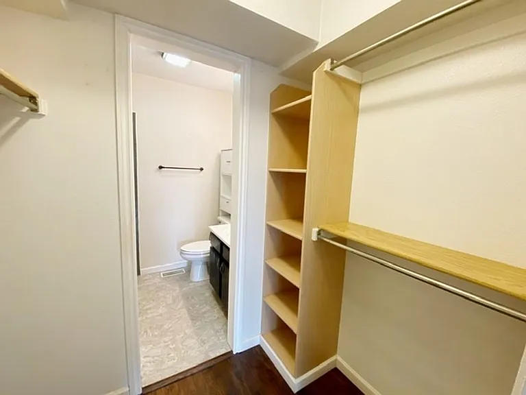 7270 Huntsmen Cir #F — Photo 22