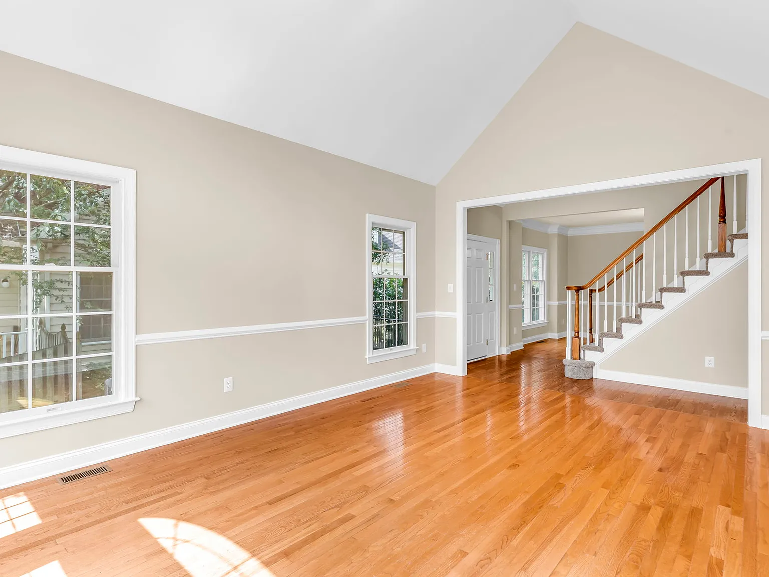 3 bed, 3.5 bath, 3628 sqft, $3,800 — Photo 4